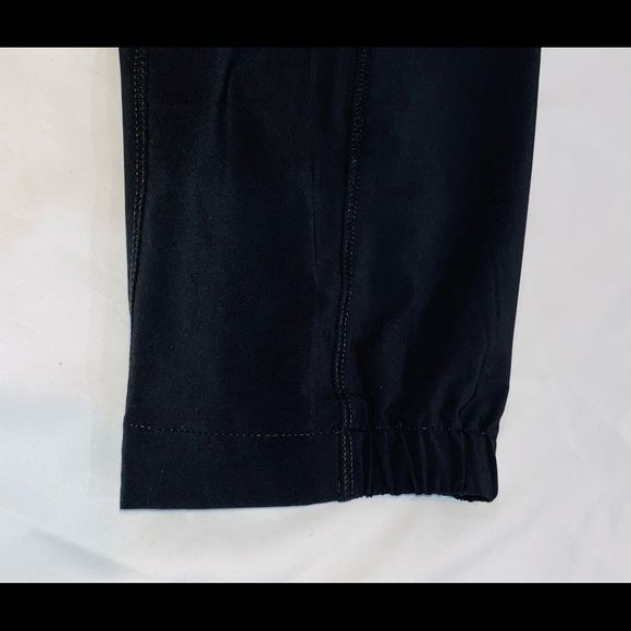 Eddie Bauer black Capri cargos - Picture 6 of 13